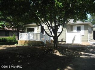 3907 Weechik Rd, Sawyer, MI 49125