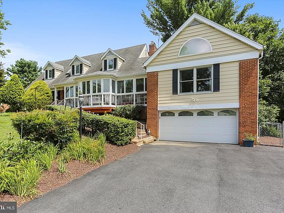 2nd image of 16401 Henry Dr