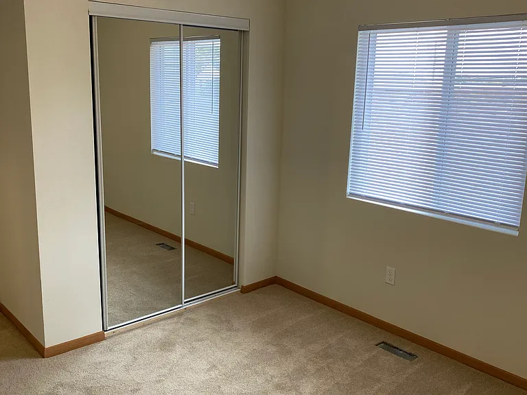 220 E Main St — Photo 8