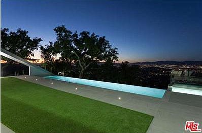 3rd image of 7877 Mulholland Dr