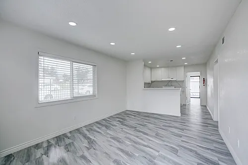 2095 Sunrise Ln Photo 1