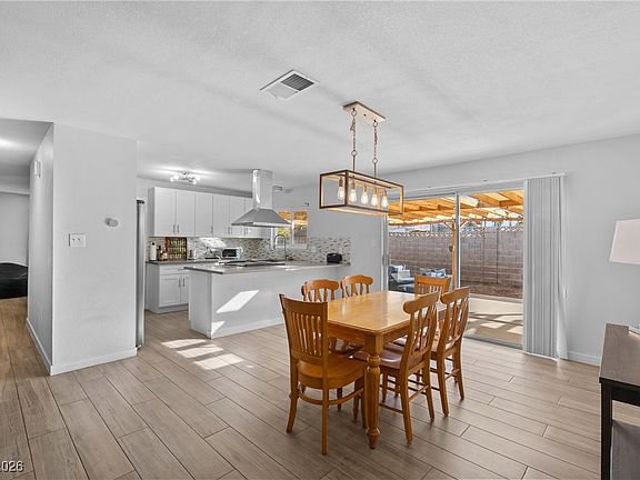 4th image of 7201 Skytrail Ave