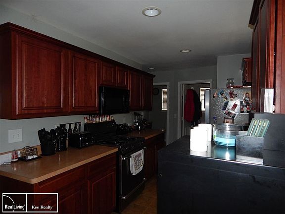 4th image of 35088 Quinton Ave