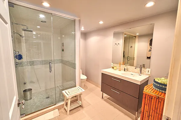 Sold by Harlem Lofts | media 37