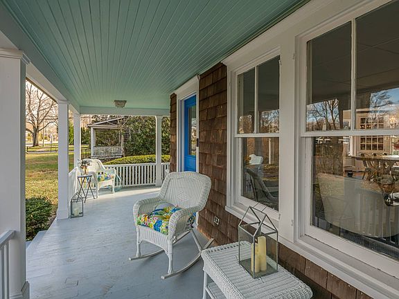 4th image of 171 Newtown Ln
