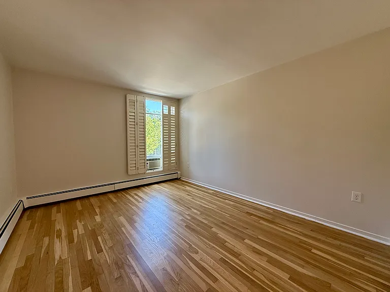 225-227 Coolidge Ave #211 — Photo 11