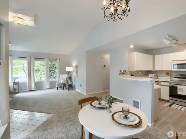 9210 Market Place #F202, Lake Stevens, WA 98258