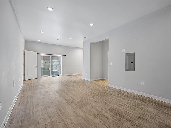 5th image of 980 N Marshall St #1