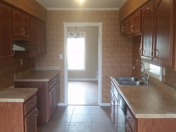 5th image of 2857 Darolyn St
