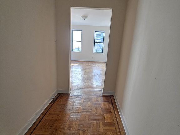 3rd image of 153 Seaman Ave APT 5B