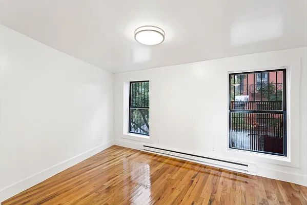 Rented by Compass | media 7
