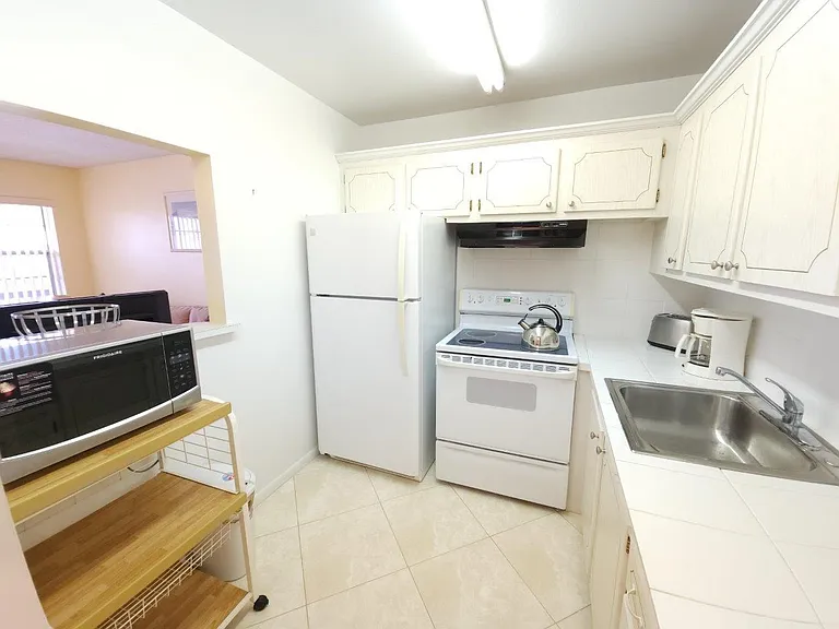 66 Cambridge Rd E #C — Photo 80