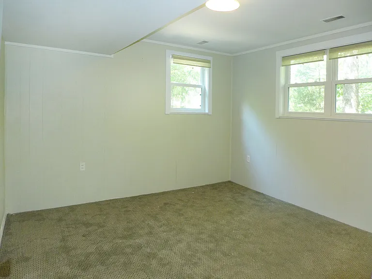 346 Wesley Dr — Photo 16