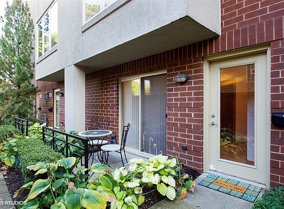 2nd image of 2935 N Natoma Ave Unit 2