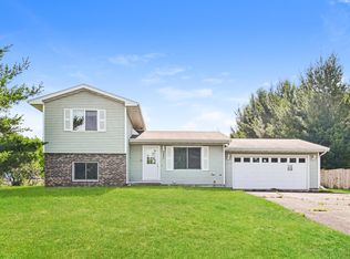 966 Chestnut St, Taylors Falls, MN 55084