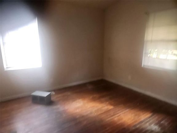 3rd image of 1586 Mary George Ave NW