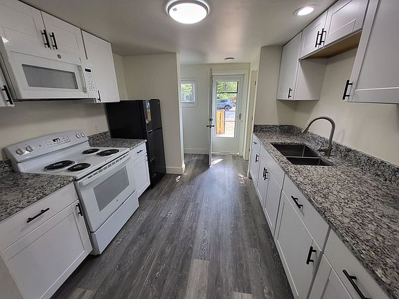 3rd image of 204-208-208 1/2 N Harbin Ave
