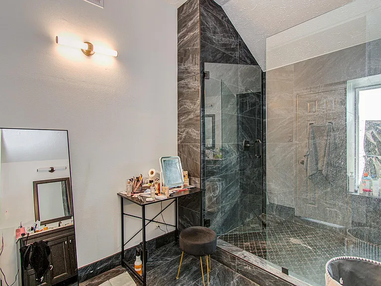 2122 Courtshire Ln — Photo 27