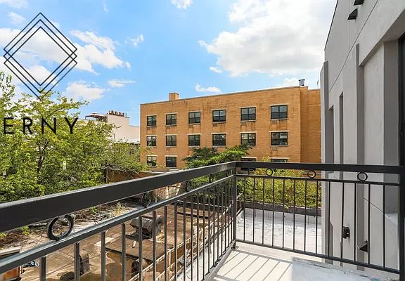 4th image of 862 Dekalb Ave #17C