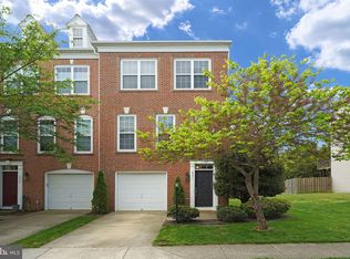 8231 Singleleaf Ln, Lorton, VA 22079