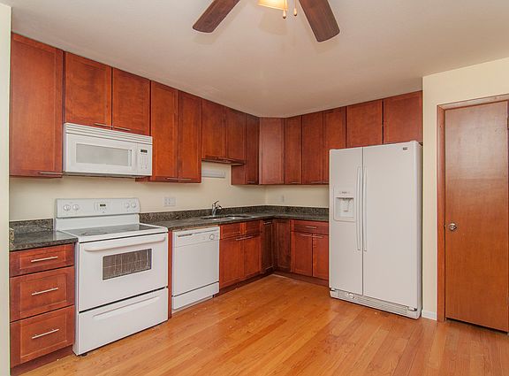 4th image of 122 Flintridge Dr APT 2