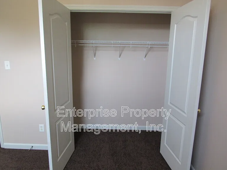 9740 Riggin Dr — Photo 17