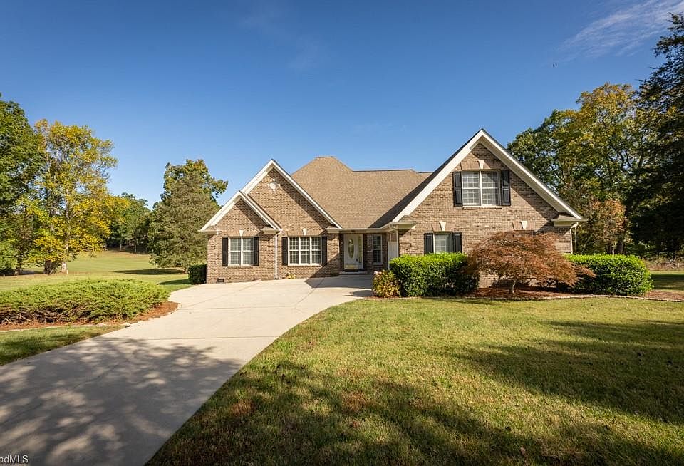 1st image of 510 Mashie Dr