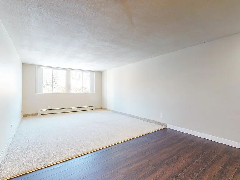 Edgerton Highlands Apartments — Photo 26