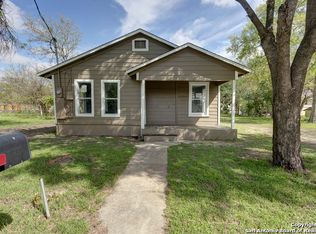 508 E Walnut St, Seguin, TX 78155