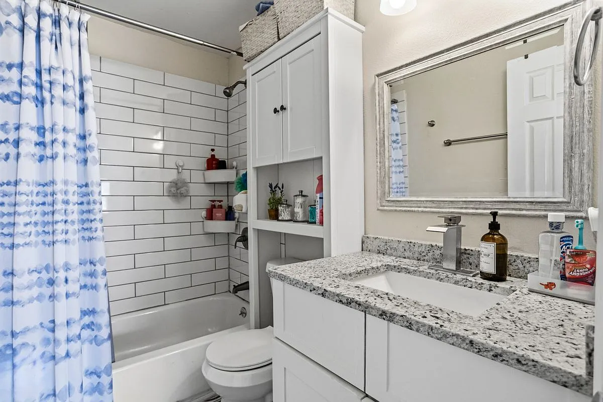 4 bed, 1.0 bath, 1738 sqft, $2,250 — Photo 4