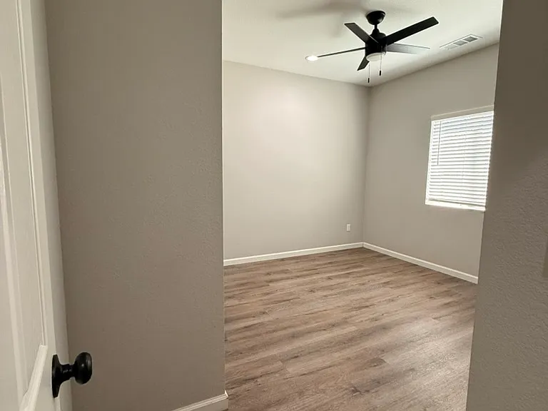 2114 Beachwood Dr — Photo 9