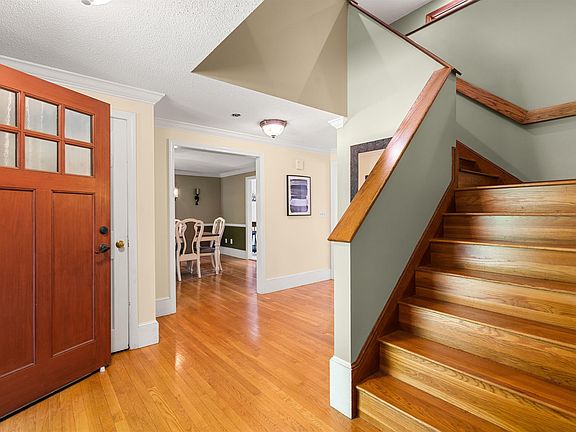 3rd image of 19 King Henry Drive