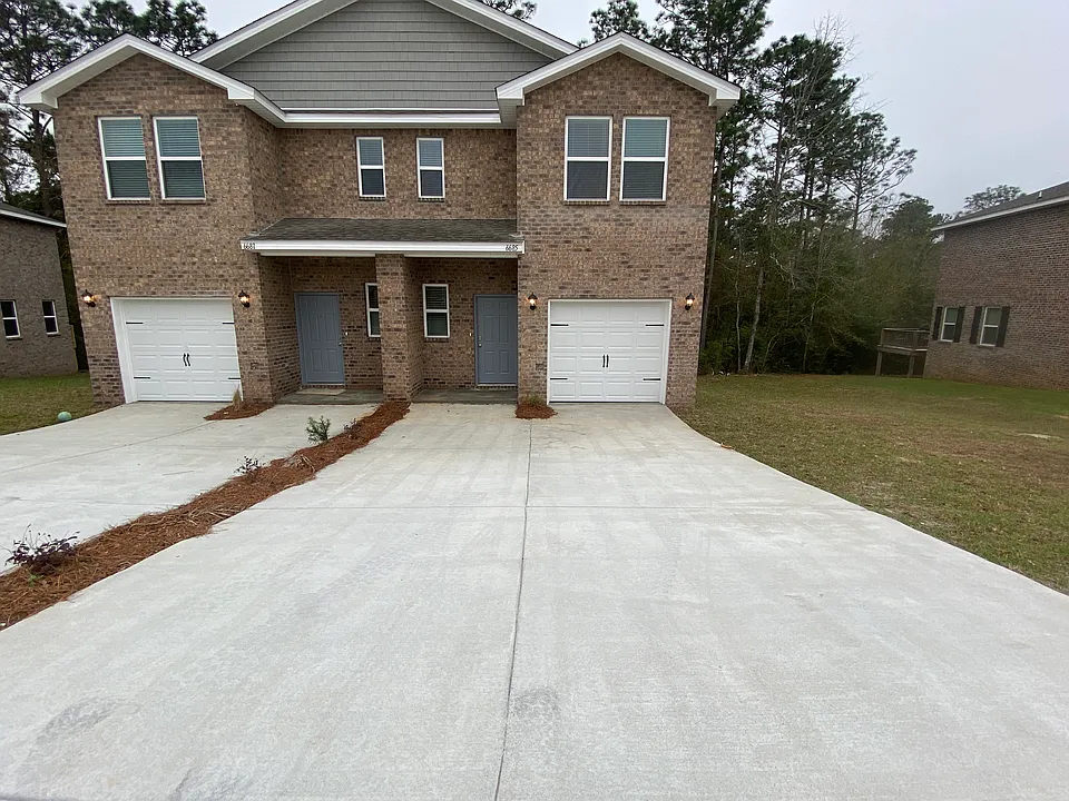 6685 Spaniel Dr