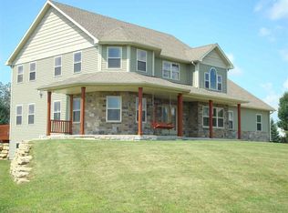 3051 Bridle Pass, Sun Prairie, WI 53590