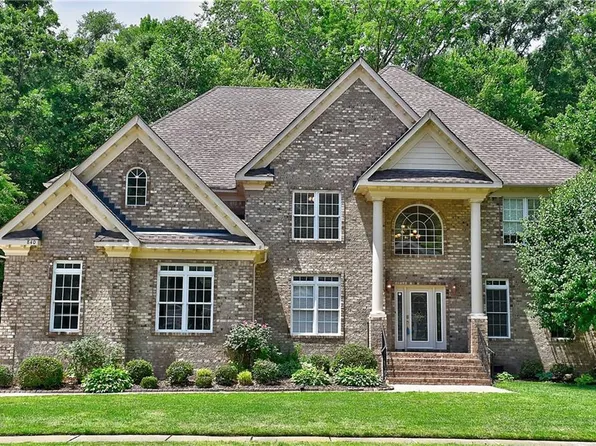 840 Forest Glade Dr, Chesapeake, VA 23322