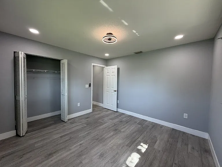 323 Aurora St NW — Photo 25