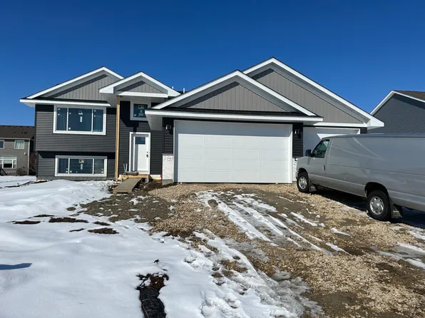 1108 Tikalsky St SE, New Prague, MN 56071