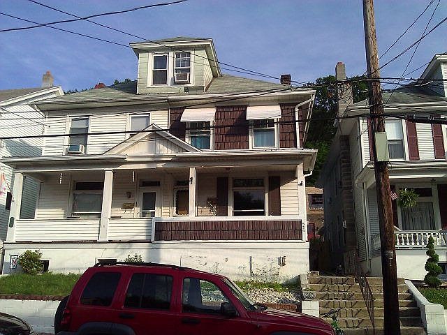 2nd image of 524 Arlington St