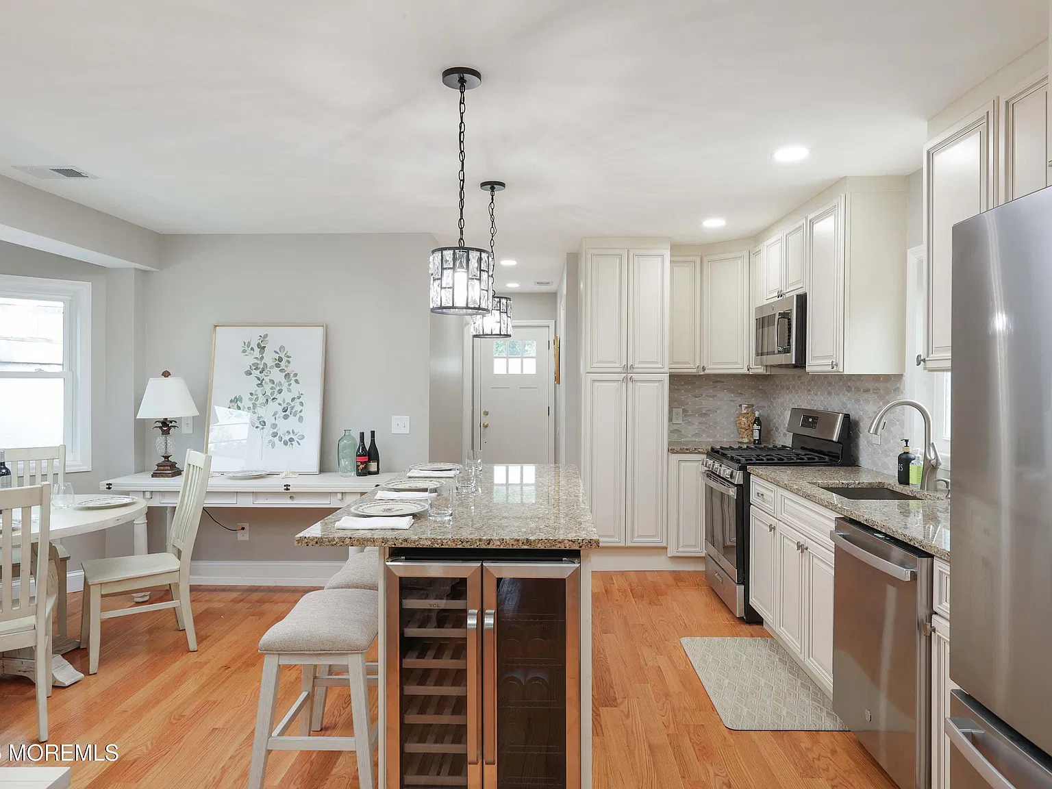 3 bed, 1316 sqft, $4,000 — Photo 2