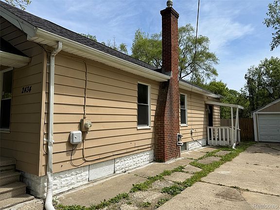 2nd image of 2434 Thornton Ave