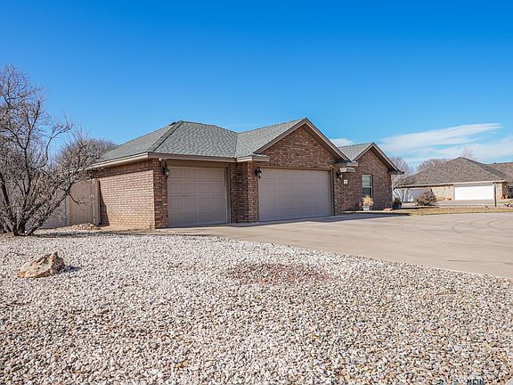 3rd image of 3812 Woodlark Rd