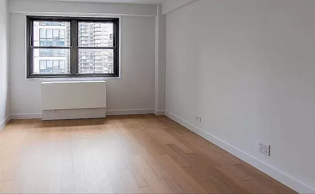 Rented by Manhattan Realty Group | media 6