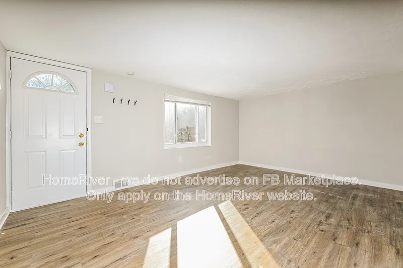 3 bed, 1.0 bath, 1125 sqft, $2,025 — Photo 4
