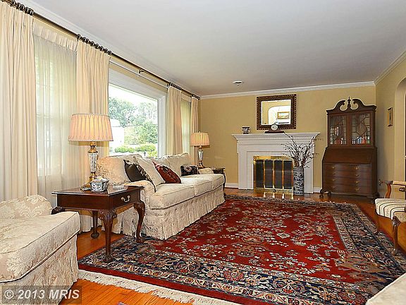 3rd image of 9436 Rosehill Dr