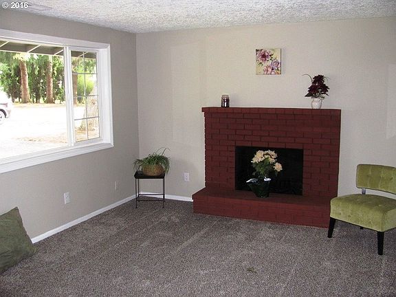 4th image of 9218 NE 63rd St