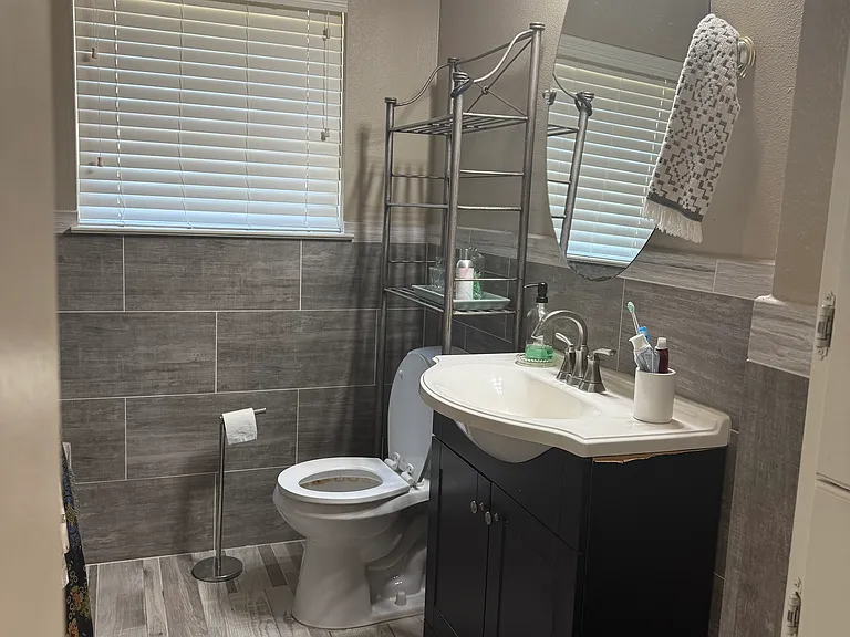 611 Stardust Ln — Photo 6