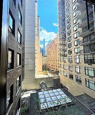 5th image of 210 E 47th St #6AA