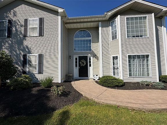 2nd image of 4 Nicole Ln