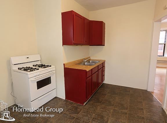 2nd image of 3943 N Janssen Ave #Two