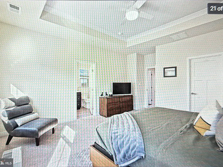 1044 Rosecroft Ln — Photo 11